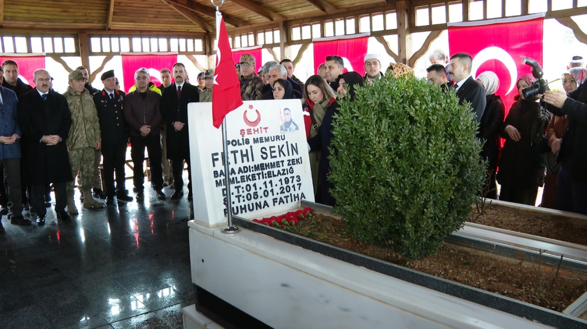 Şehit Fethi Sekin mezarı başında anıldı