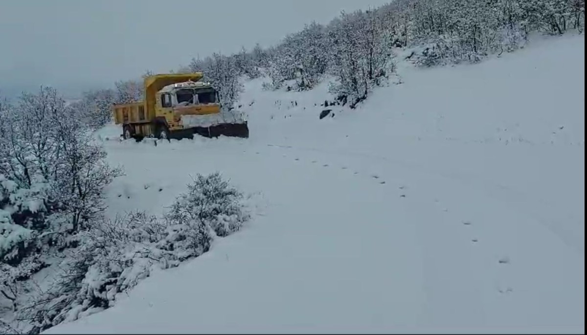 Elazığ´da 30 köy yolu kar yağışı nedeniyle ulaşıma kapandı
