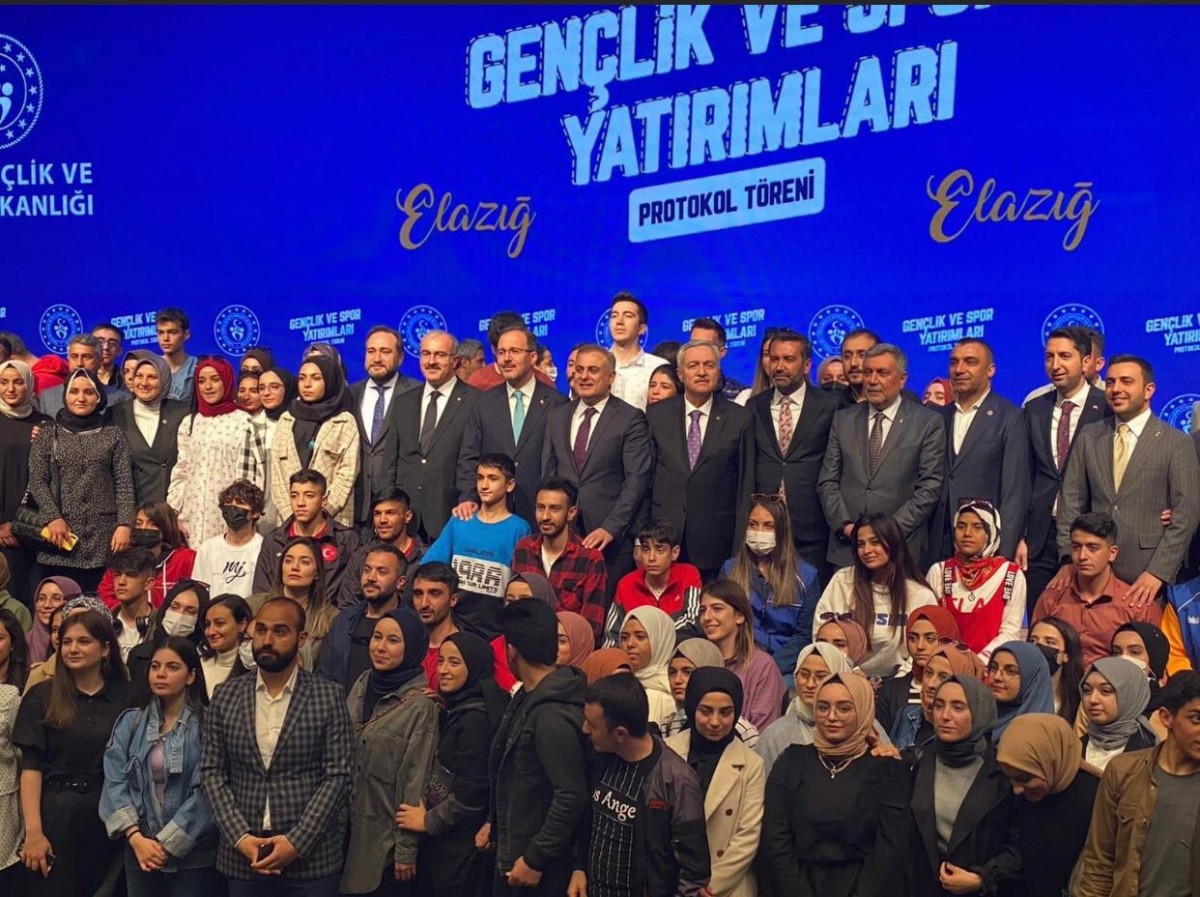 Başkan Yıldırım: Gençlik ve Spor yatırımları AK Parti'nin hizmet partisi olduğunu bir kez daha gösterdi